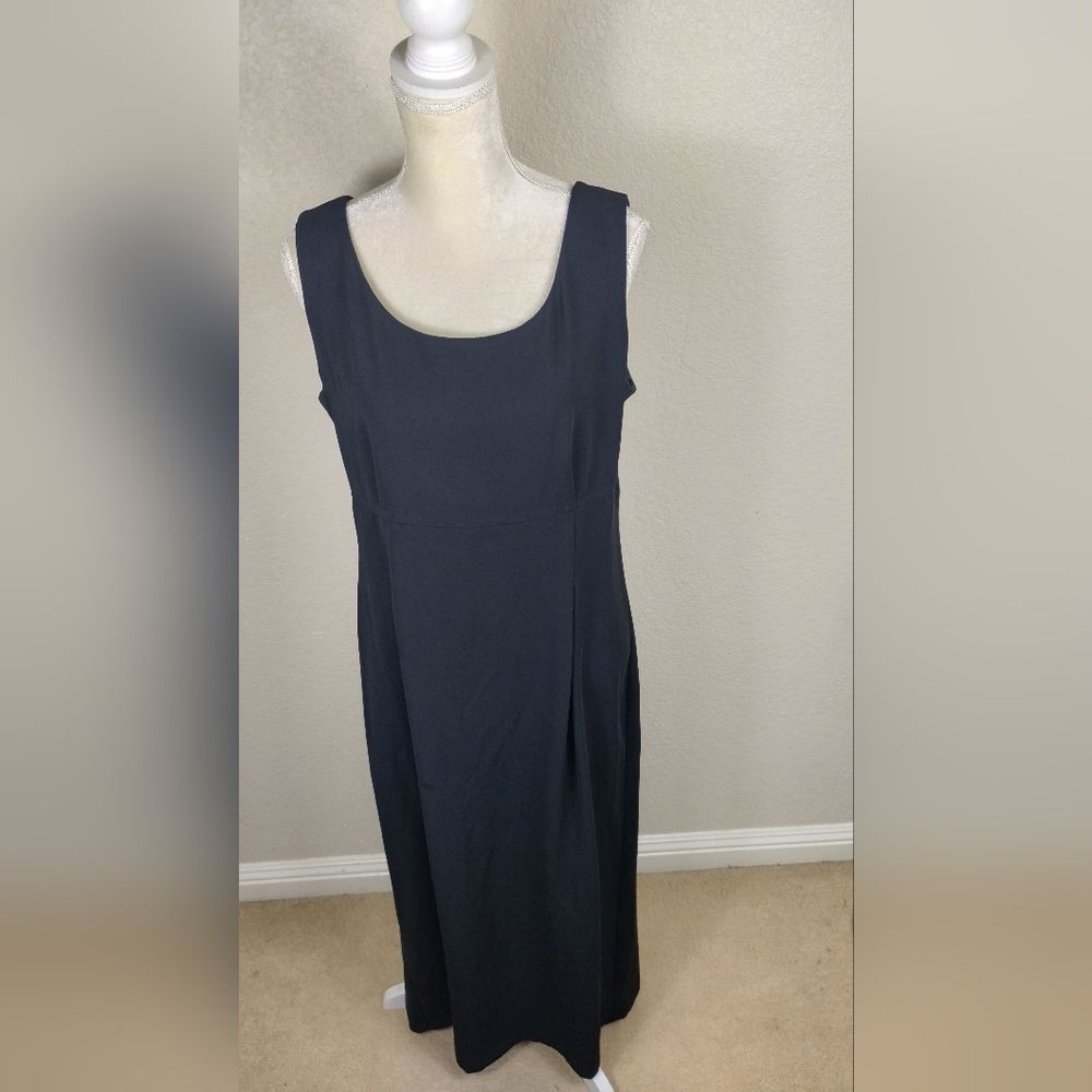 Virgo Black Vintage Stealth Zipper with Back Slit Sleeveless Dress